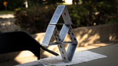 On Edge von Angelo Carbone